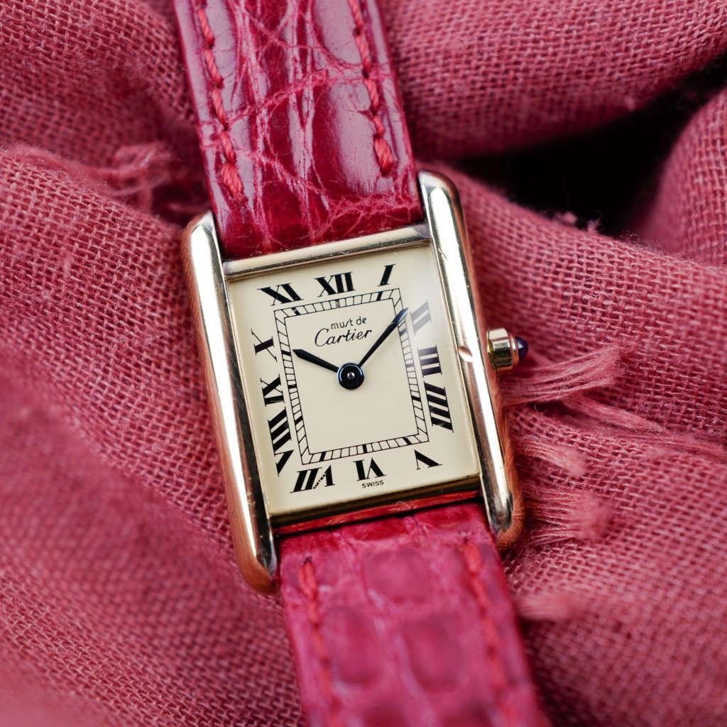 cafe noir montres horloger marseille cartier tank must quartz pour femme vermeil petit modèle or_1
