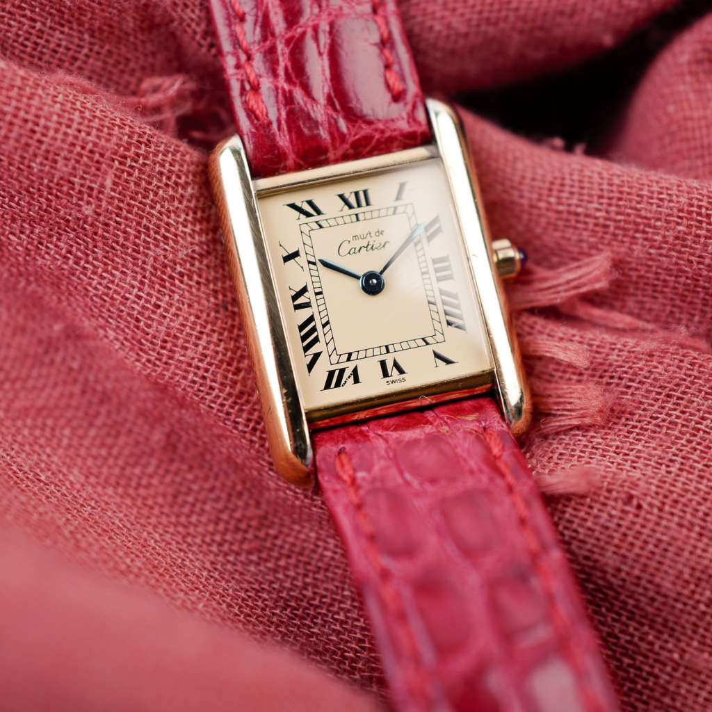 cafe noir montres horloger marseille cartier tank must quartz pour femme vermeil petit modèle or_1