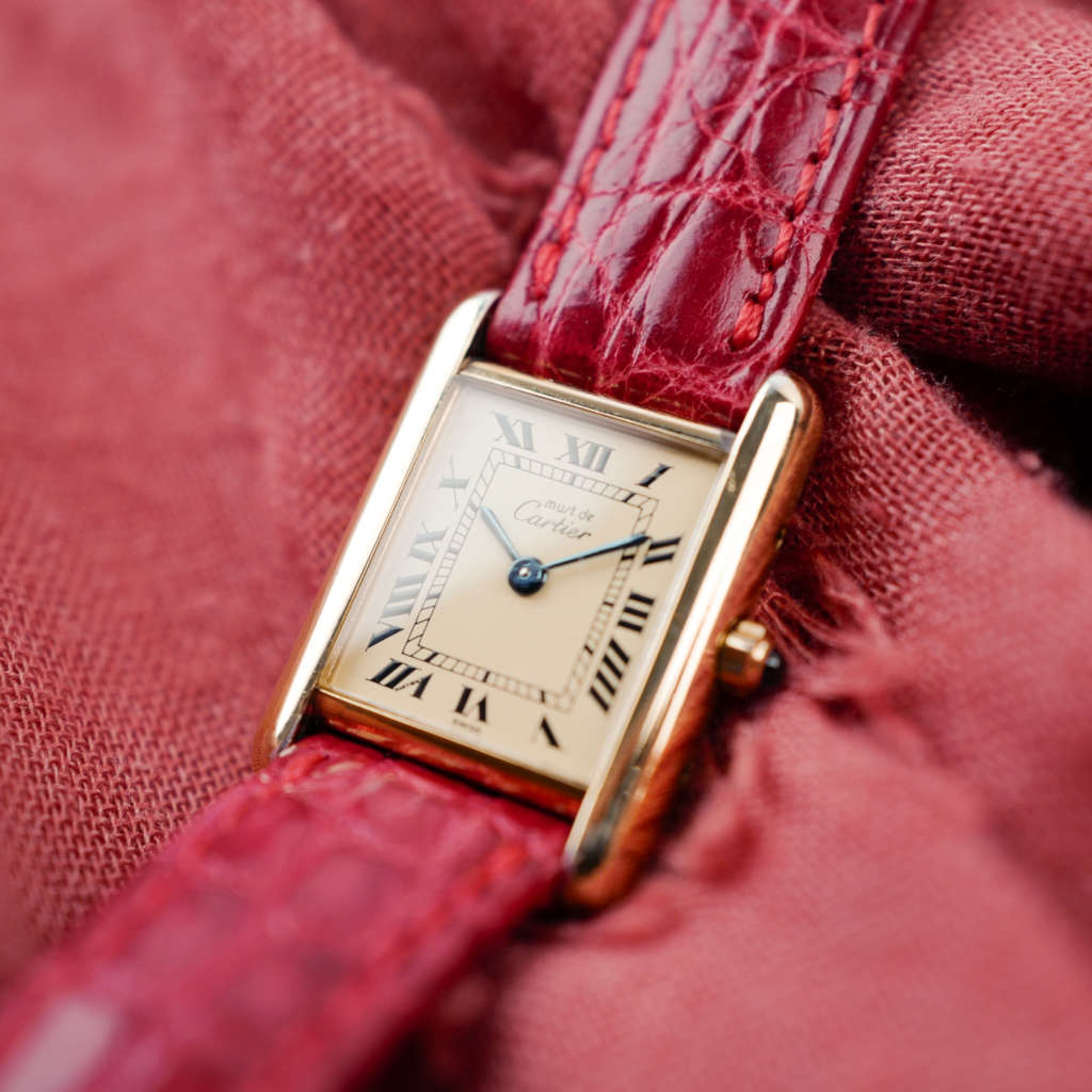 cafe noir montres horloger marseille cartier tank must quartz pour femme vermeil petit modèle or_1