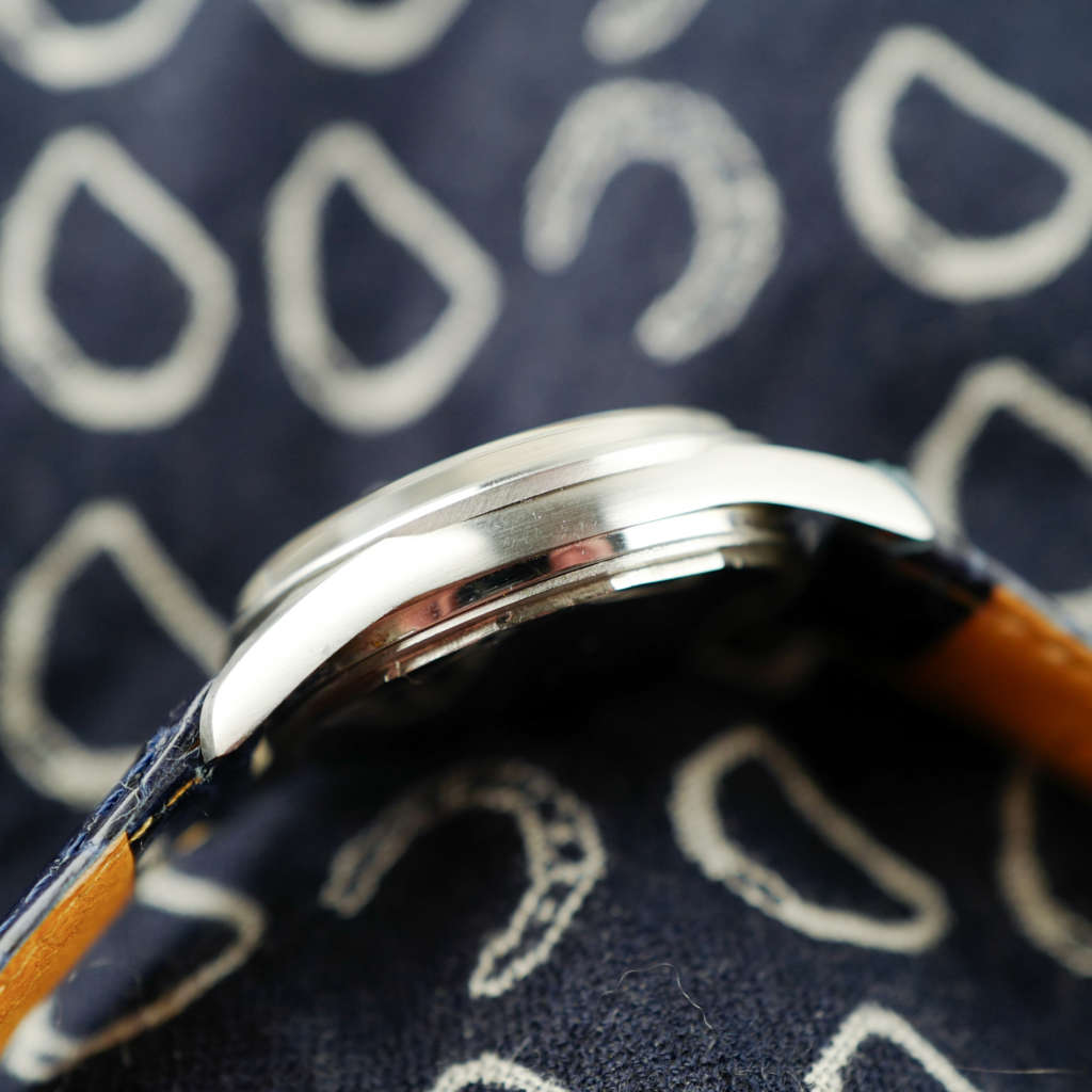 cafe noir montres horloger marseille universal geneve Polerouter Super microrotor neuve de stock cadran gris_1