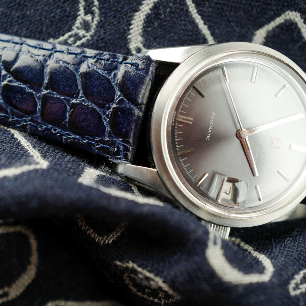 cafe noir montres horloger marseille universal geneve Polerouter Super microrotor neuve de stock cadran gris_7