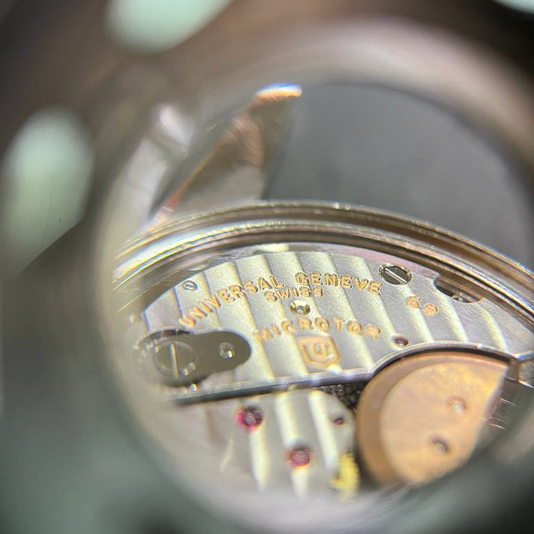 cafe noir montres horloger marseille universal geneve Polerouter Super microrotor neuve de stock cadran gris_7