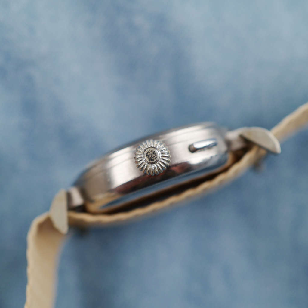 cafe noir montres vintage horloger marseille chronographe mono poussoir militaire landeron venus tachymètre télémètre