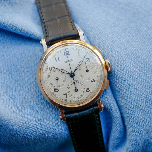cafe noir montres vintage horloger marseille chronographe oversize jaeger en or rose 18k mouvement Universal Geneve 287 Compax vintage rare
