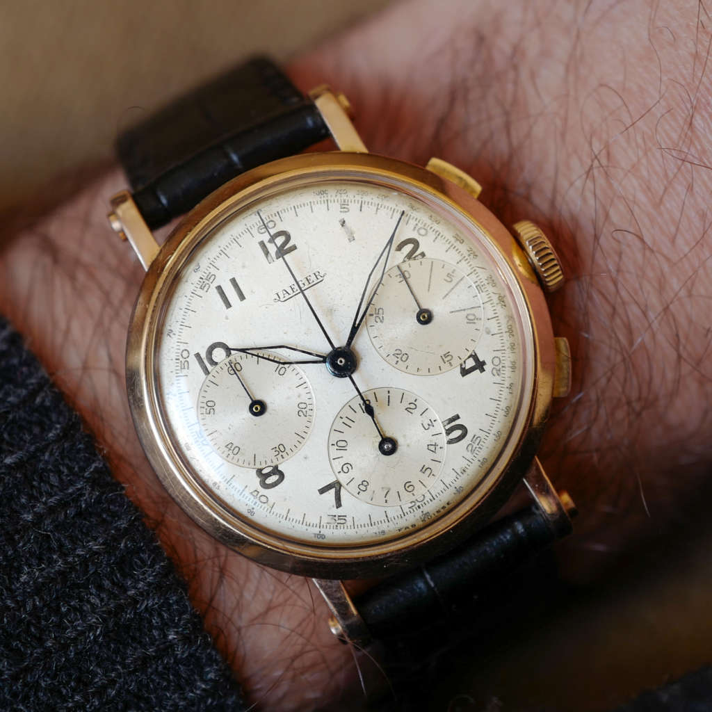 cafe noir montres vintage horloger marseille chronographe oversize jaeger en or rose 18k mouvement Universal Geneve 287 Compax vintage rare