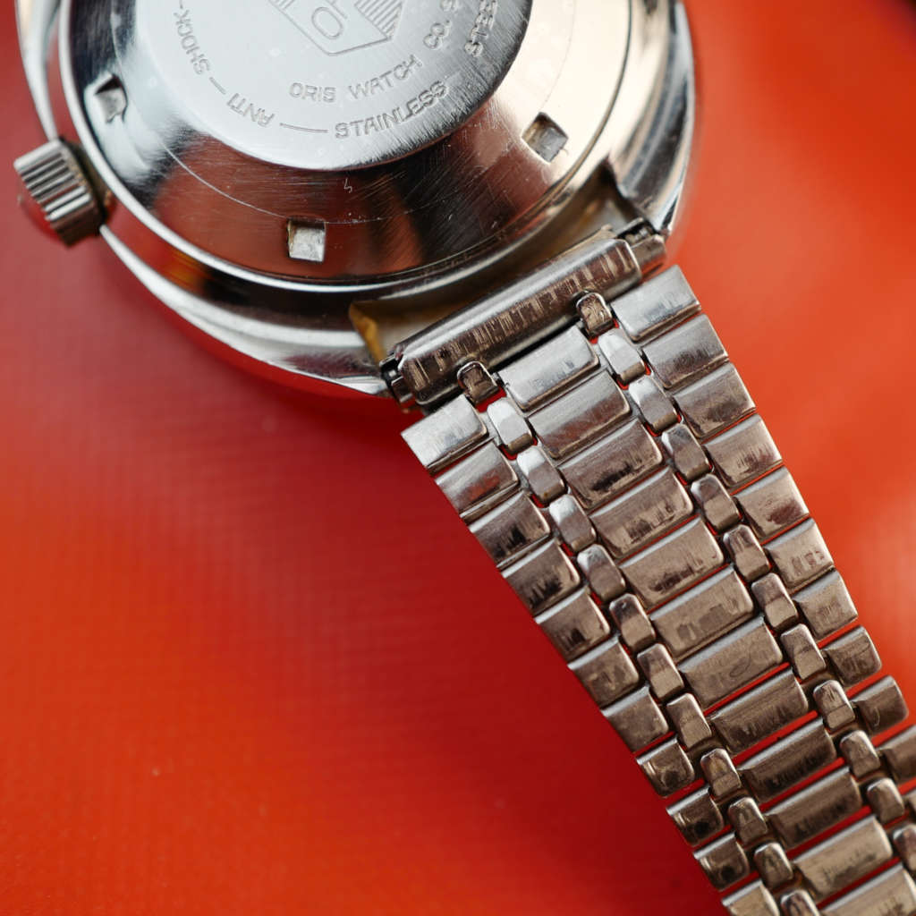 cafe noir les montres oris star montre rare de plongée années 1970 orange vif bakelite verre saphir 60 atmos squale_1