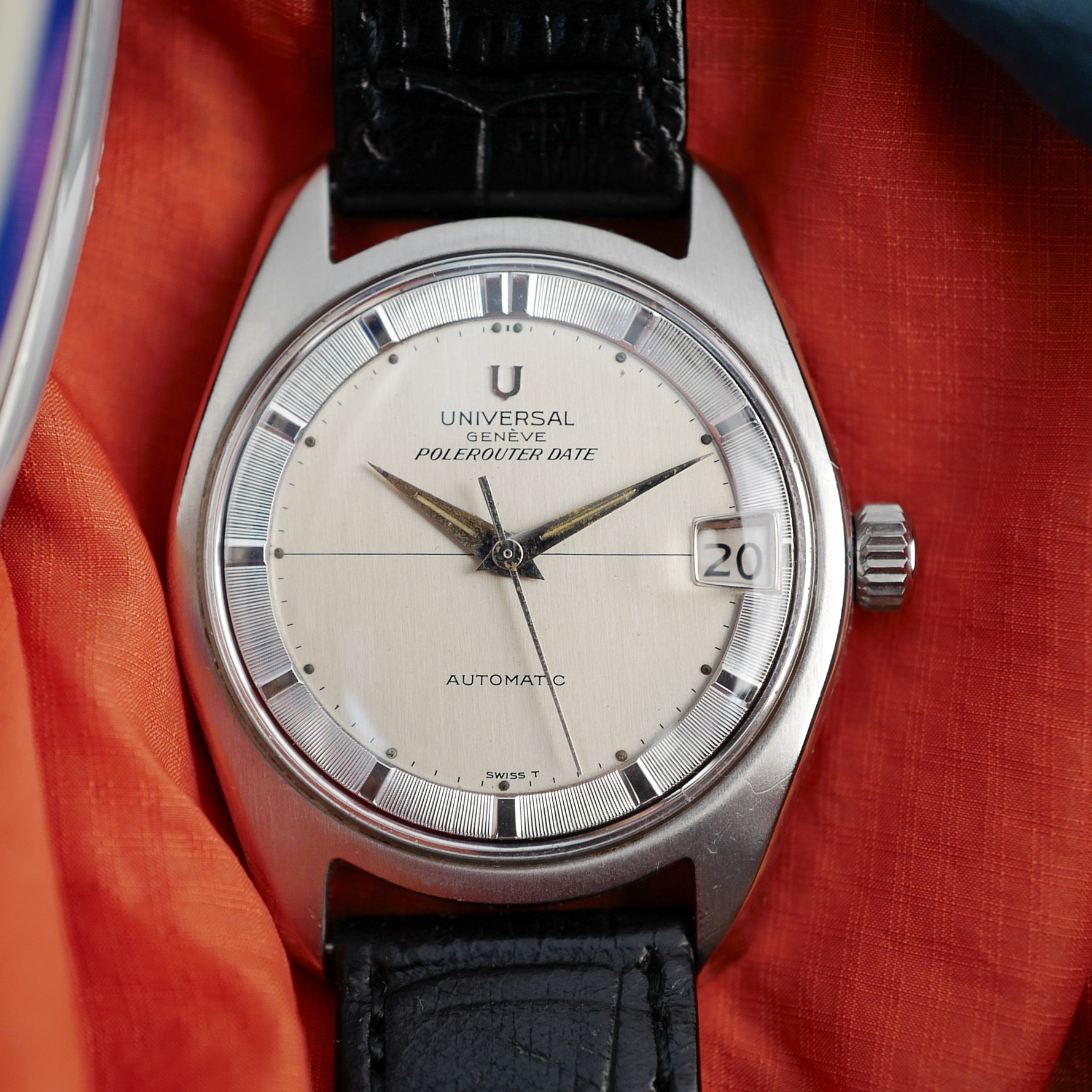 Montre Vintage Universal Genève Polerouter Date - Cadran Original Tritium, Mouvement Microtor Automatique, Années 1950-60