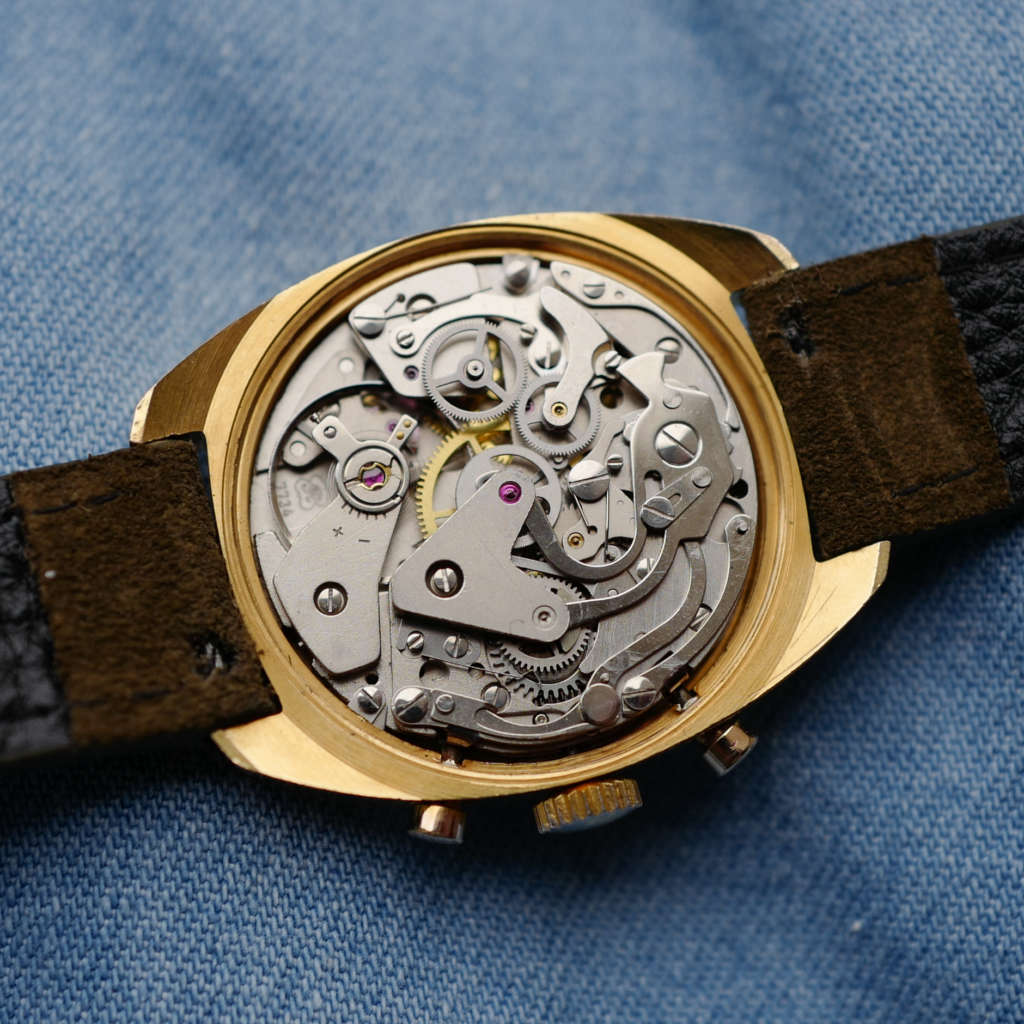 cafe noir les montres vintage provhor chronographe tachymètre or dorée vintage Valjoux 7734 date