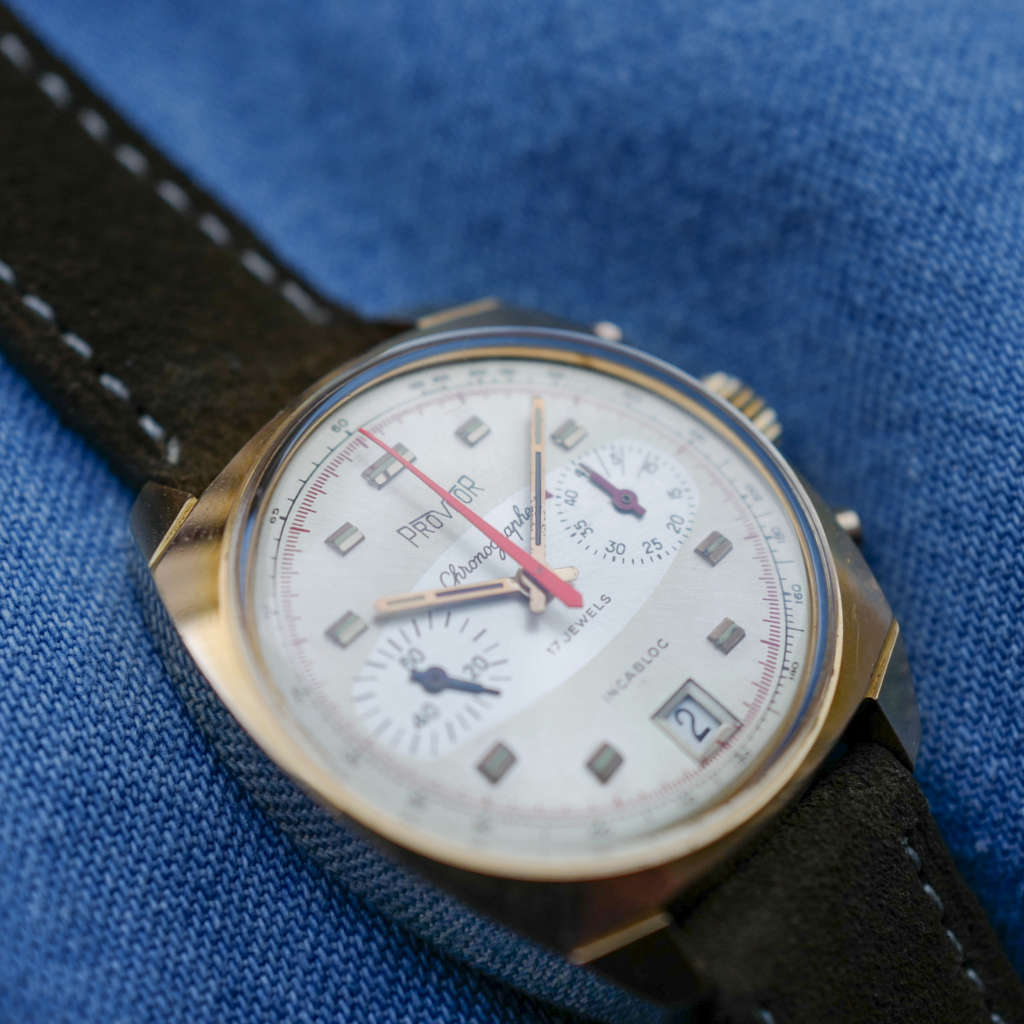 cafe noir les montres vintage provhor chronographe tachymètre or dorée vintage Valjoux 7734 date