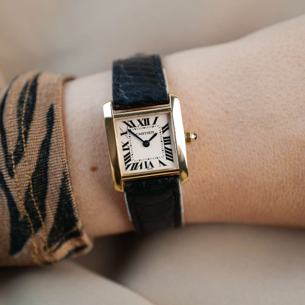 cafe noir les montres cartier tank française horlogerie vintage or massif jaune femme bracelet noir