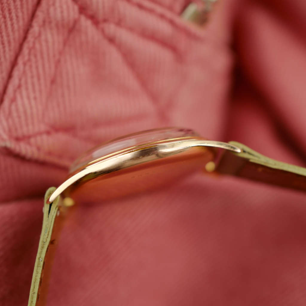 cafe noir les montres vintage horlogerie horloger marseille baume et & mercier or massif 18k années 1950