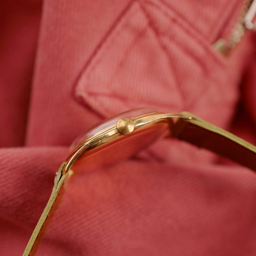 cafe noir les montres vintage horlogerie horloger marseille baume et & mercier or massif 18k années 1950