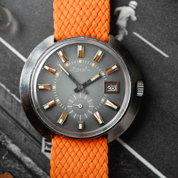 cafe noir les montres française horloger marseille pirof vintage plongeuse diver disco volante tritium FE 233-66 mécanique manuelle