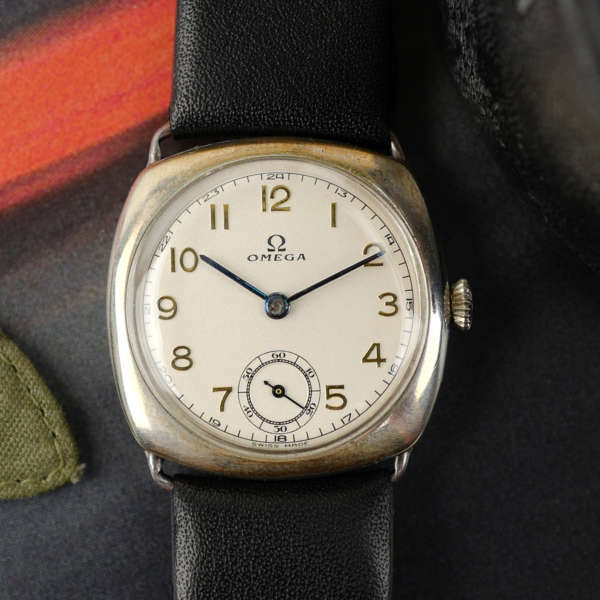 cafe noir les montres horloger marseille omega trench watch montre militaire annee 1930 montre de poilu guerre mondiale_2