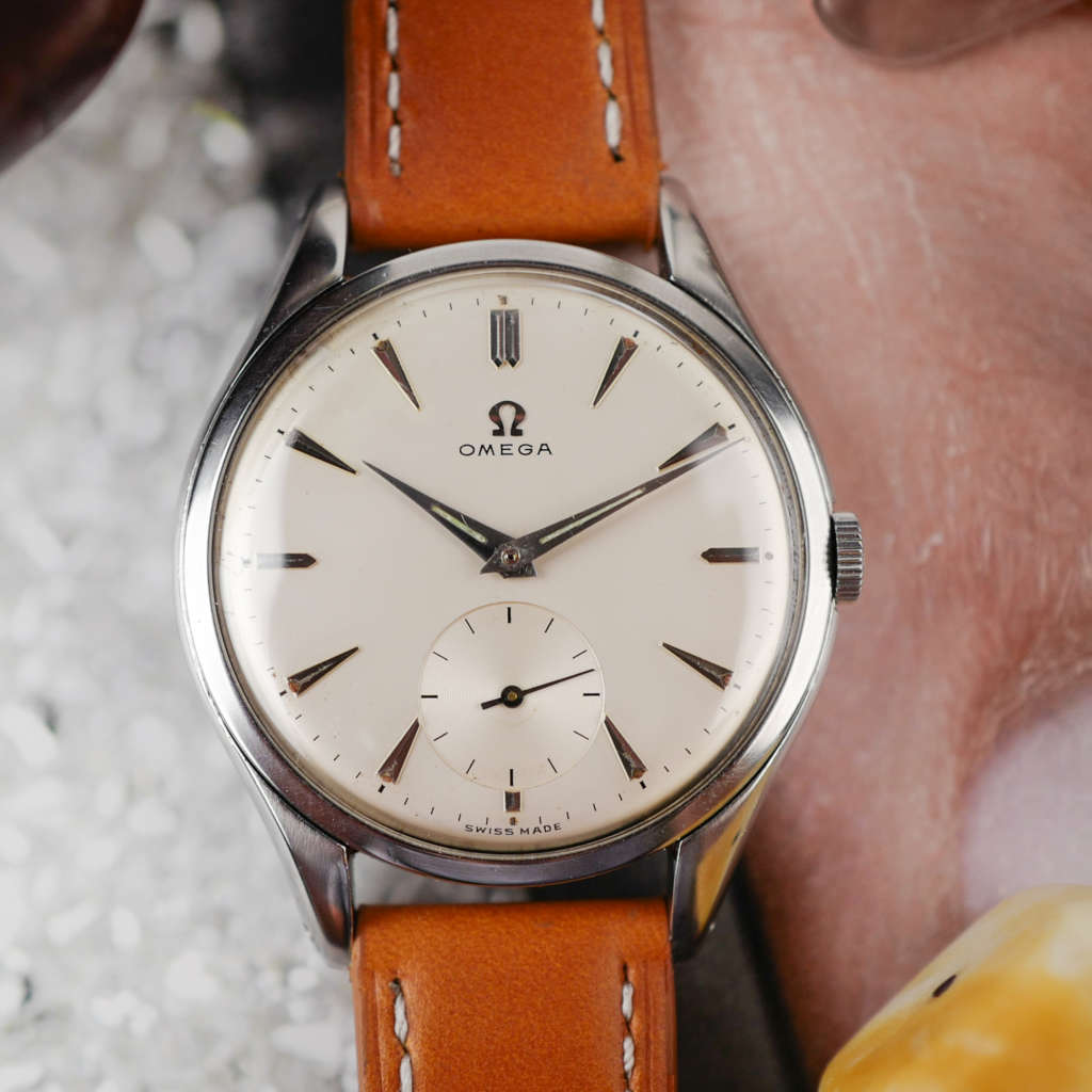 cafe noir les montres vintage horloger marseille montre omega oversize jumbo 2505-1 1939 annee 1940 cadran blanc 38 mm bracelet marron beige_1 cafe noir les montres vintage horloger marseille montre omega oversize jumbo 2505-1 1939 annee 1940 cadran blanc 38 mm bracelet marron beige