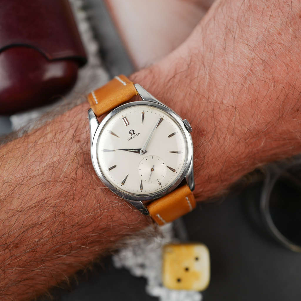 cafe noir les montres vintage horloger marseille montre omega oversize jumbo 2505-1 1939 annee 1940 cadran blanc 38 mm bracelet marron beige_11 cafe noir les montres vintage horloger marseille montre omega oversize jumbo 2505-1 1939 annee 1940 cadran blanc 38 mm bracelet marron beige