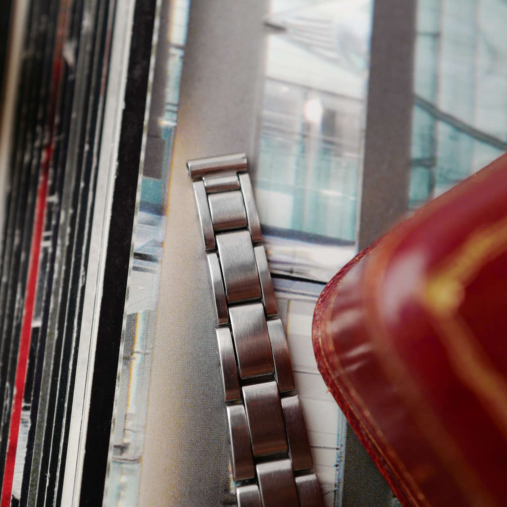 cafe noir les montres vintage horloger marseille montre rolex mini-Oyster Perpetual Date pour Femme cadran noir vintage 1972