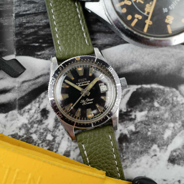 cafe noir les montres vintage horloger marseille montres TECHNOS Sky Diver réf 1160 T