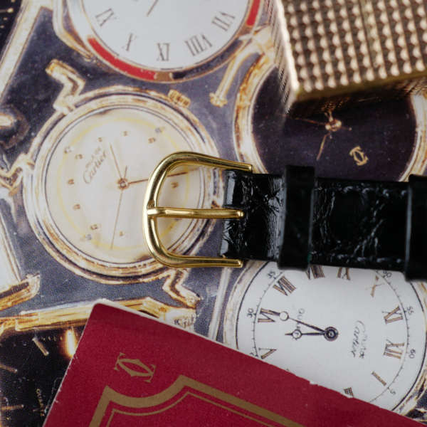 cafe noir les montres vintage horloger marseille montres cartier tank must vintage PM petit modele taille femme cadran noir laqué vintage