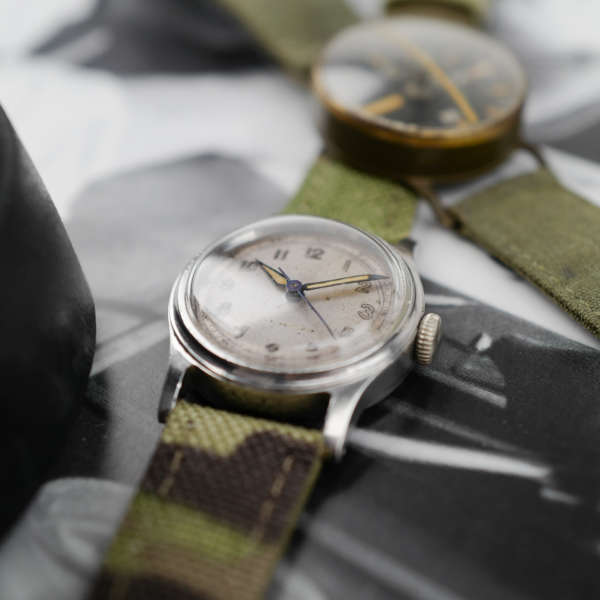 cafe noir les montres vintage horlogerie marseille vauban montre vintage record watch geneve militaire military
