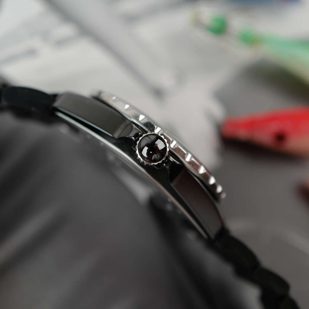 cafe noir les montres vintage horloger marseille chanel ceramique J12 noir automatique femme occasion_5