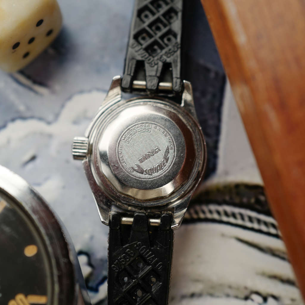 cafe noir les montres vintage horloger marseille mini montre de plongee pour femme bakelite tritium squale tina wamy 26mm vintage montre pour femme_3 cafe noir les montres vintage horloger marseille mini montre de plongee pour femme bakelite tritium squale tina wamy 26mm vintage montre pour femme