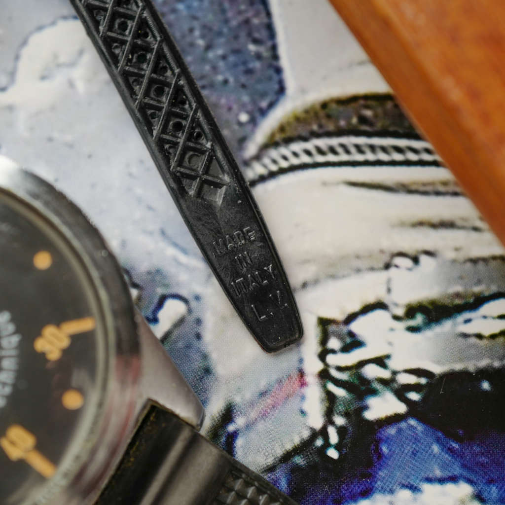 cafe noir les montres vintage horloger marseille mini montre de plongee pour femme bakelite tritium squale tina wamy 26mm vintage montre pour femme_6 cafe noir les montres vintage horloger marseille mini montre de plongee pour femme bakelite tritium squale tina wamy 26mm vintage montre pour femme