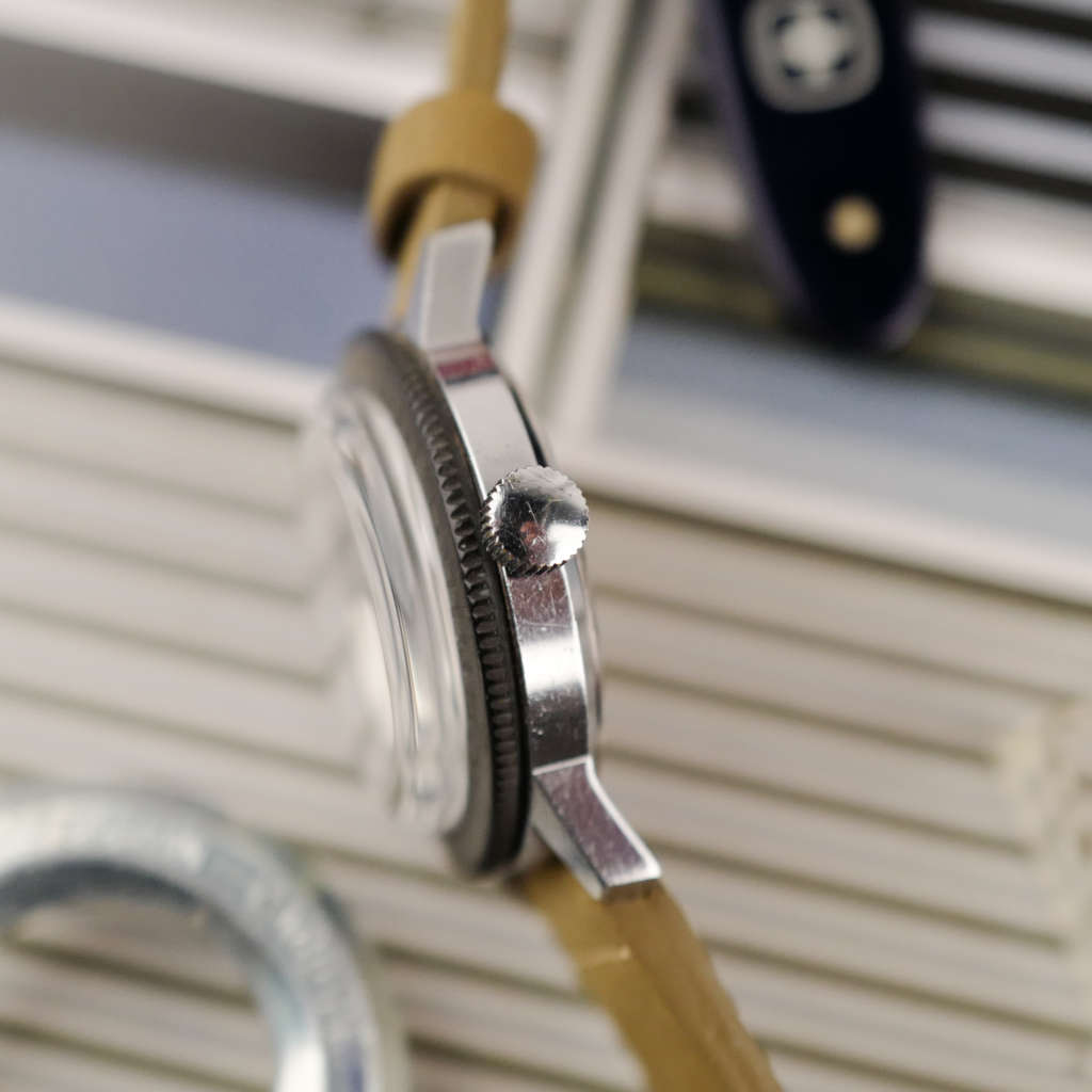 cafe noir les montres vintage horloger marseille royalty medium size mecanique skin diver montre plongee femme_3 cafe noir les montres vintage horloger marseille royalty medium size mecanique skin diver montre plongée femme