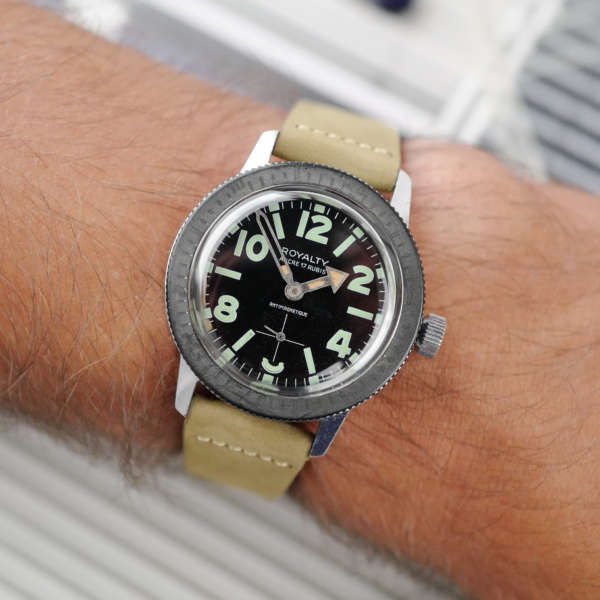 cafe noir les montres vintage horloger marseille royalty medium size mecanique skin diver montre plongée femme