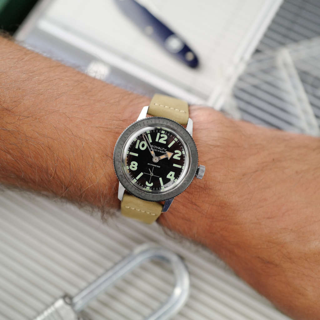 cafe noir les montres vintage horloger marseille royalty medium size mecanique skin diver montre plongee femme_8 cafe noir les montres vintage horloger marseille royalty medium size mecanique skin diver montre plongée femme