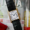 cafe noir les montres horloger marseille cartier tank or jaune 18k Collection Louis Medium M2000 vintage 1990