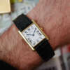 cafe noir les montres horloger marseille cartier tank or jaune 18k Collection Louis Medium M2000 vintage 1990