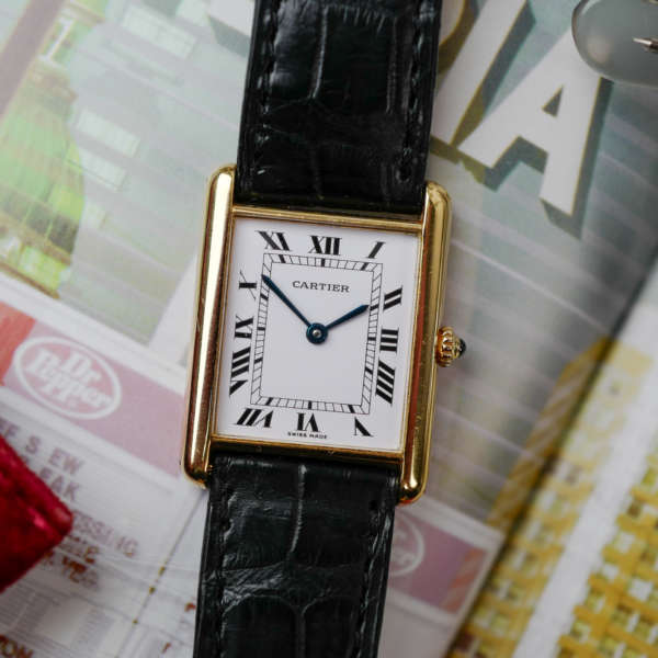 cafe noir les montres horloger marseille cartier tank or jaune 18k Collection Louis Medium M2000 vintage 1990