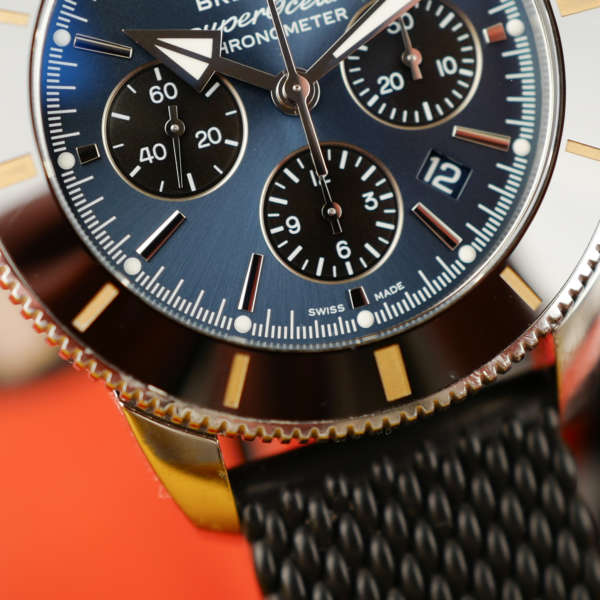 cafe noir les montres vintage Breitling Superocean Heritage B01 Chronograph 44 AB0162 cadran bleu automatique