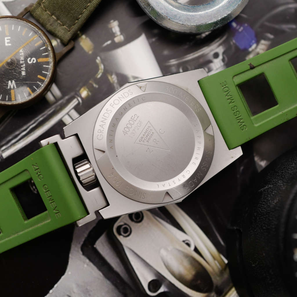 cafe noir les montres vintage ZRC Grands Fonds 300m Military verte kaki kakhi boite papier 2021_10 cafe noir les montres vintage ZRC Grands Fonds 300m Military verte kaki kakhi boite papier 2021