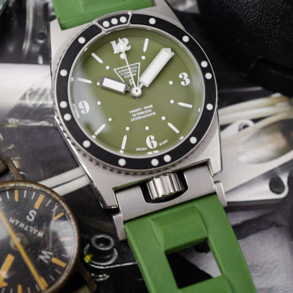 cafe noir les montres vintage ZRC Grands Fonds 300m Military verte kaki kakhi boite papier 2021_2