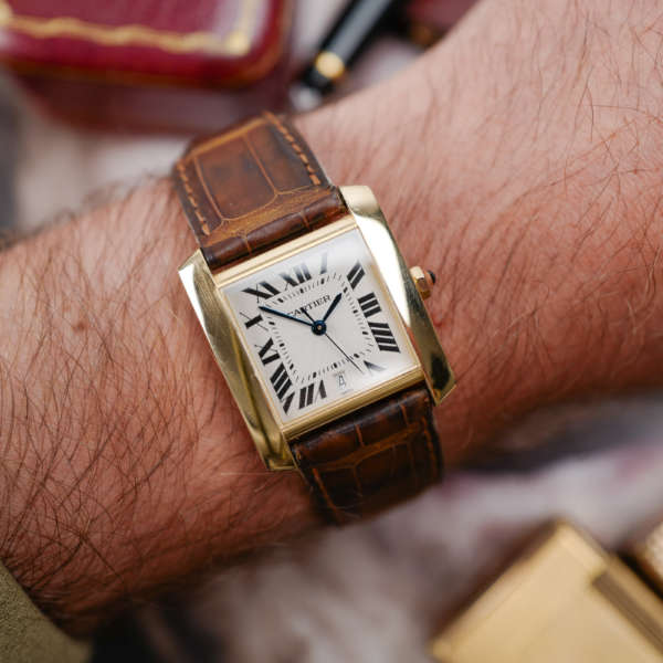 cafe noir les montres vintage cartier tank française 1840 or massif 18k carats or jaune automatique années 2000 boucle déployante