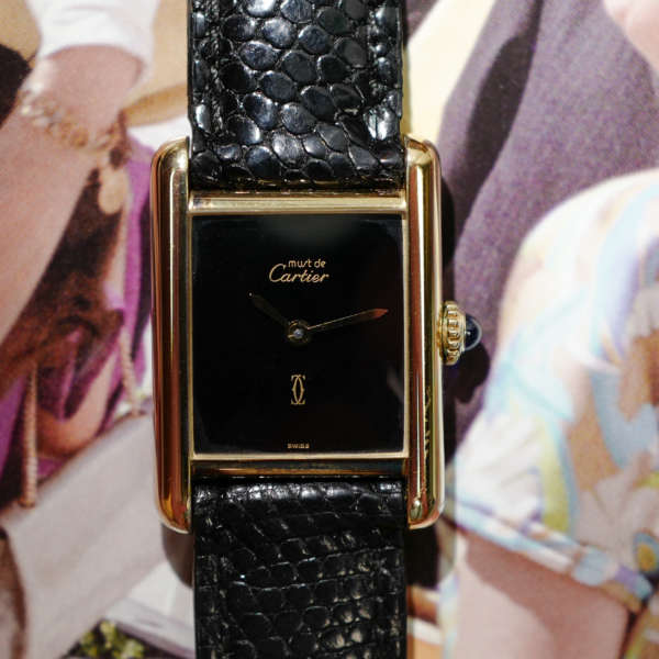 cafe noir les montres vintage horloger marseille montres cartier tank must mecanique manuelle vintage PM petit modele taille femme cadran noir laqué vintage