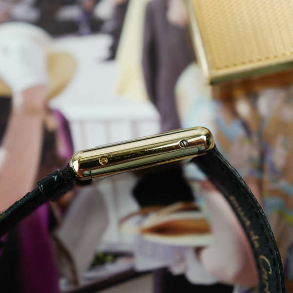 cafe noir les montres vintage horloger marseille montres cartier tank must mecanique manuelle vintage PM petit modele taille femme cadran noir laqué vintage