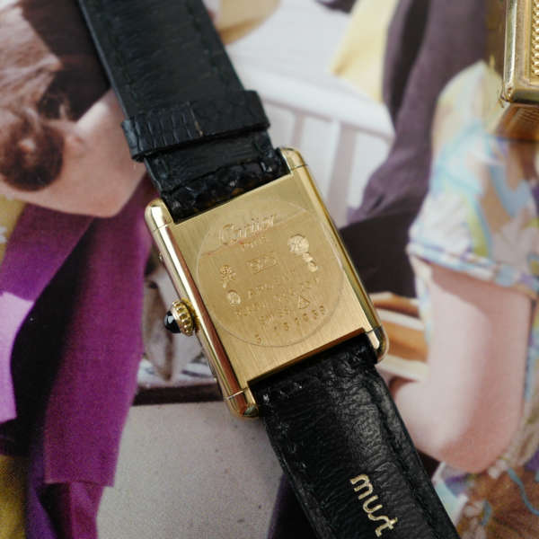 cafe noir les montres vintage horloger marseille montres cartier tank must mecanique manuelle vintage PM petit modele taille femme cadran noir laqué vintage