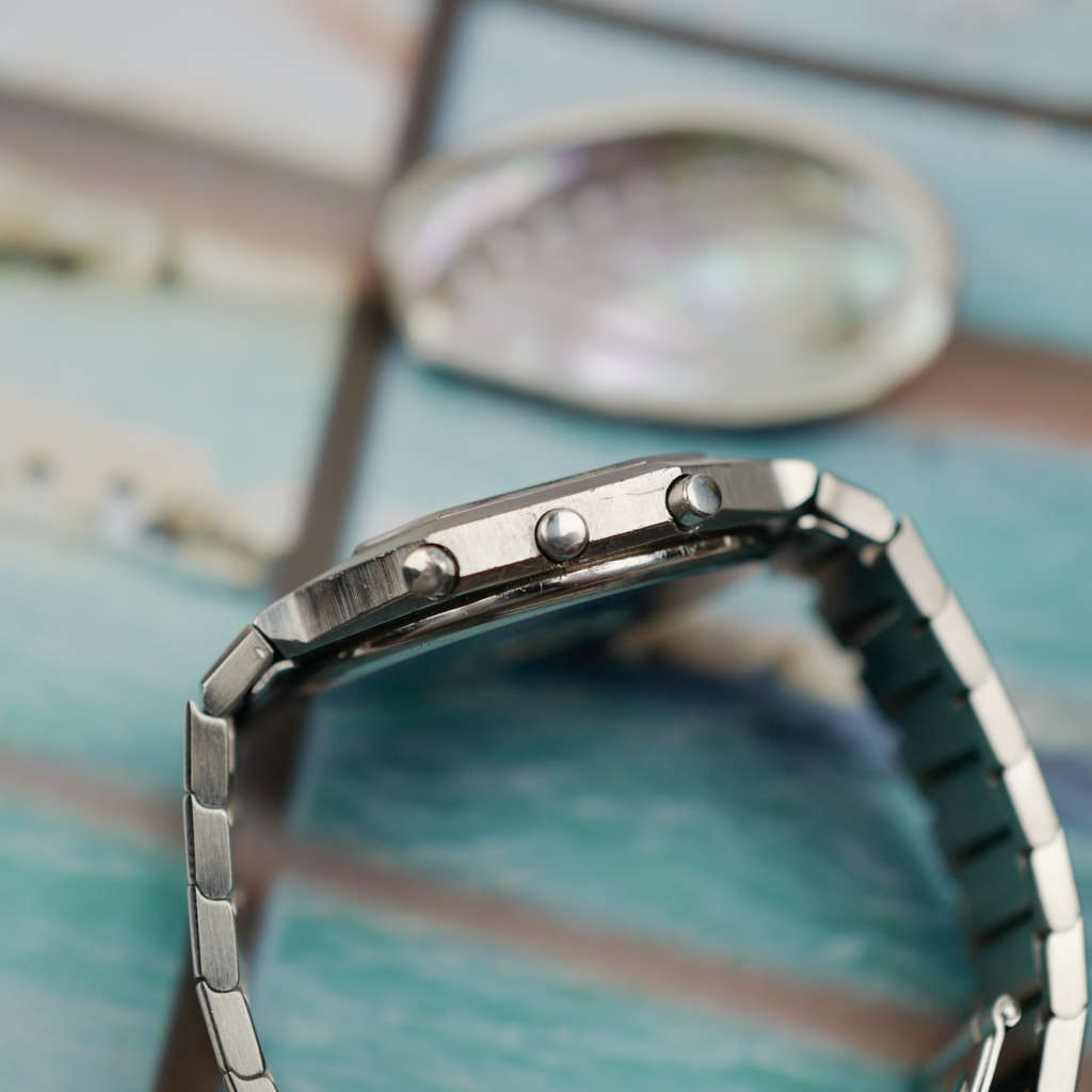 cafe noir les montres vintage omega Seamaster LCD 186 0003 rare digitale digital_2