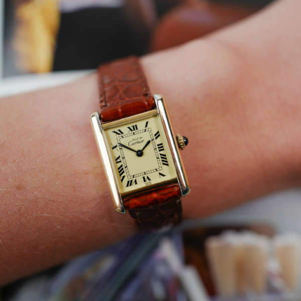 cafe noir montres horloger marseille cartier tank must mécanique pour femme vermeil petit modèle or