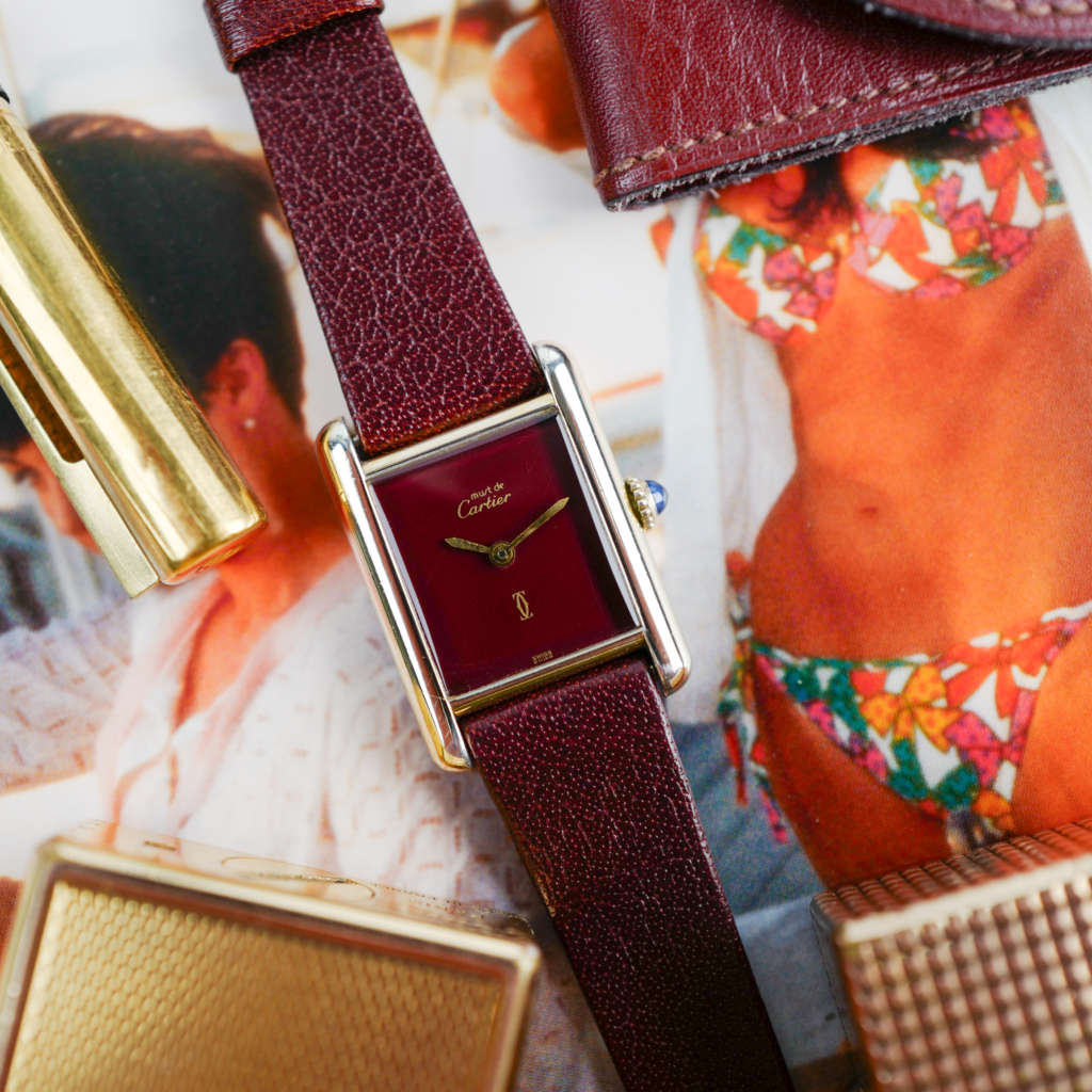cafe noir les montres vintage horloger marseille montres cartier tank must mecanique manuelle vintage PM petit modele taille femme cadran burgundy bordeaux rouge laqué vintage