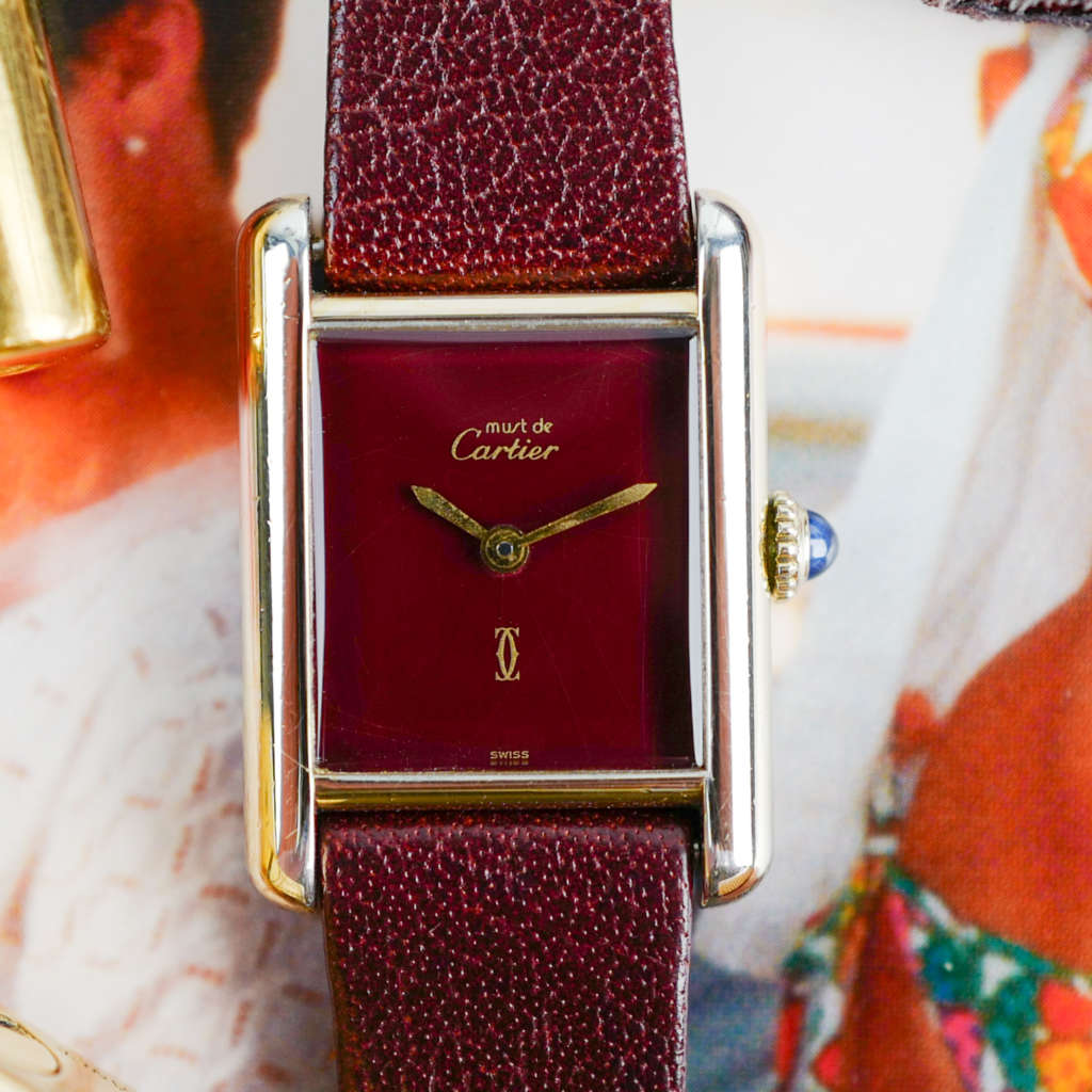 cafe noir les montres vintage horloger marseille montres cartier tank must mecanique manuelle vintage PM petit modele taille femme cadran burgundy bordeaux rouge laqué vintage