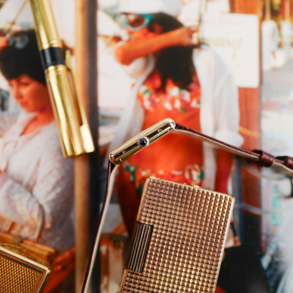 cafe noir les montres vintage horloger marseille montres cartier tank must mecanique manuelle vintage PM petit modele taille femme cadran burgundy bordeaux rouge laqué vintage