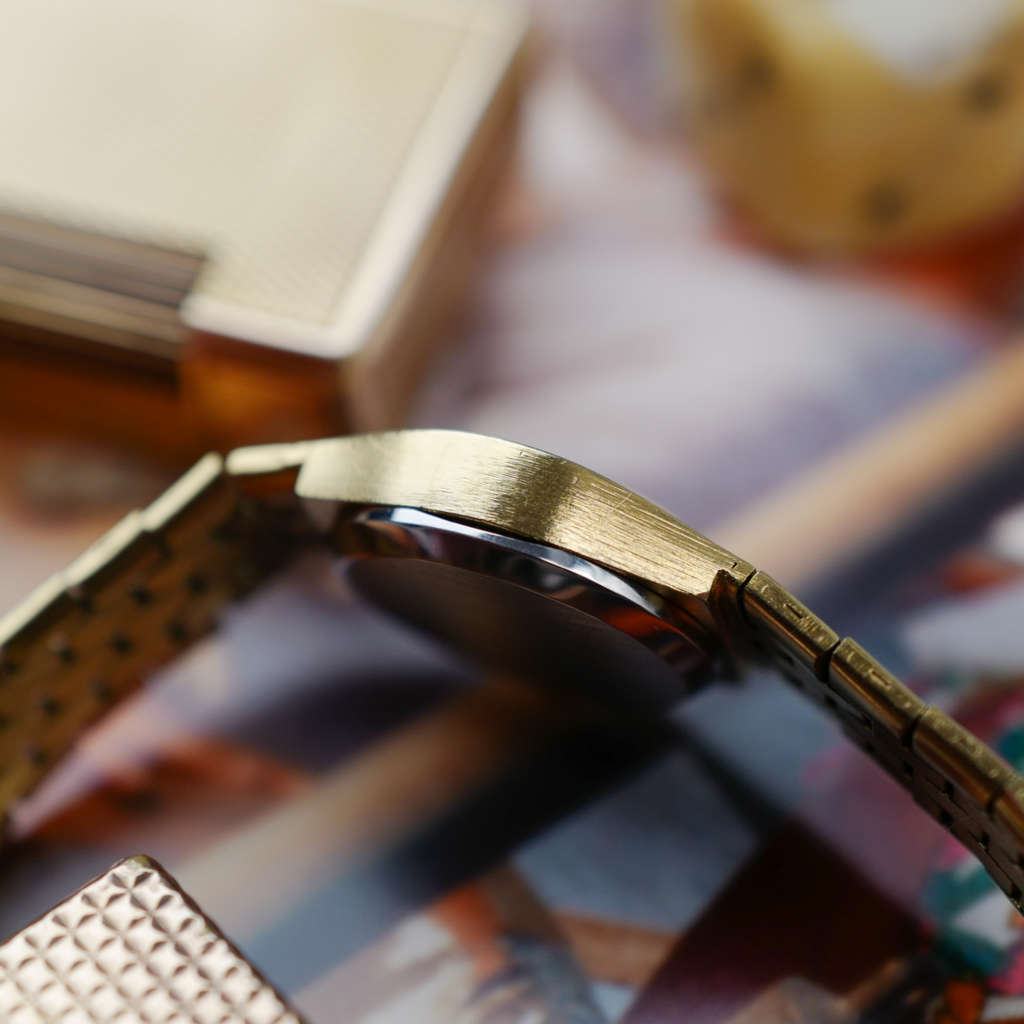 cafe noir les montres vintage marseille horloger certina femme doree annee 1960 chic cocktail mécanique neuve de stock bijou