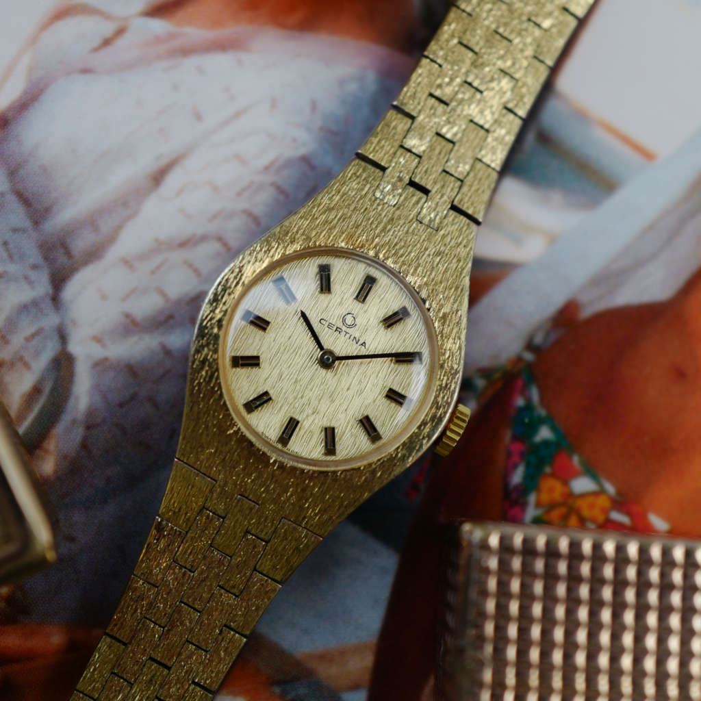 cafe noir les montres vintage marseille horloger certina femme doree annee 1960 chic cocktail mécanique neuve de stock bijou