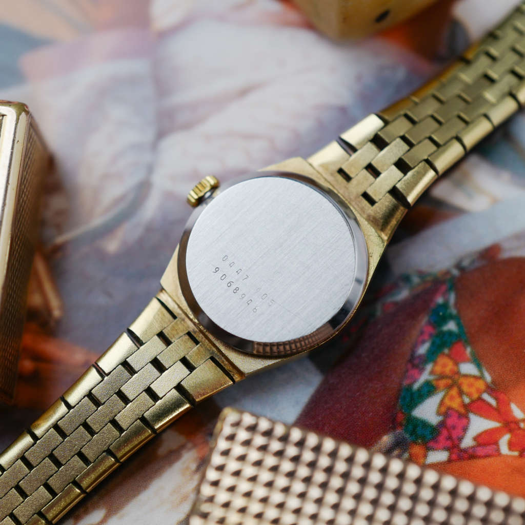 cafe noir les montres vintage marseille horloger certina femme doree annee 1960 chic cocktail mécanique neuve de stock bijou