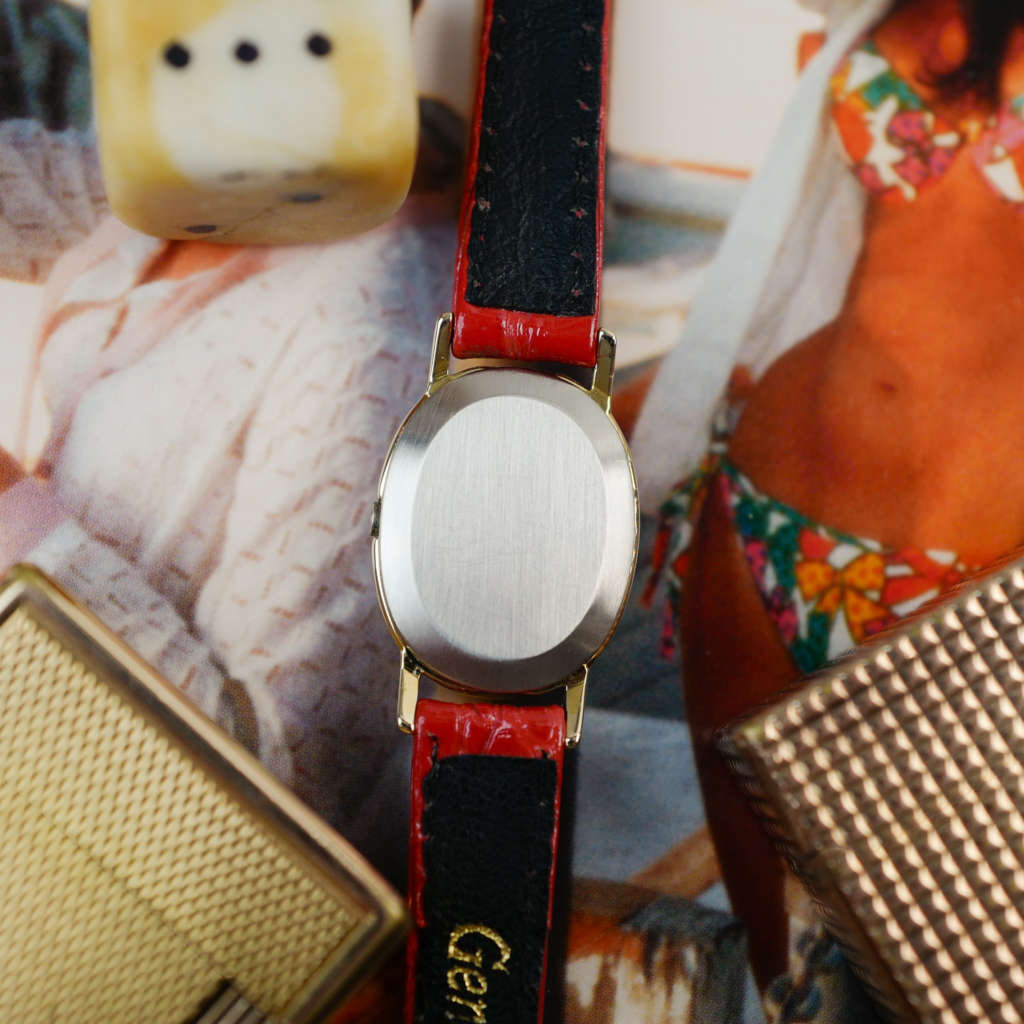 cafe noir les montres vintage omega vintage Ellipse 591.0013 mini montre doree or pour femme rare baignoire ovale deville_10 cafe noir les montres vintage omega vintage Ellipse 591.0013 mini montre doree or pour femme rare baignoire ovale deville