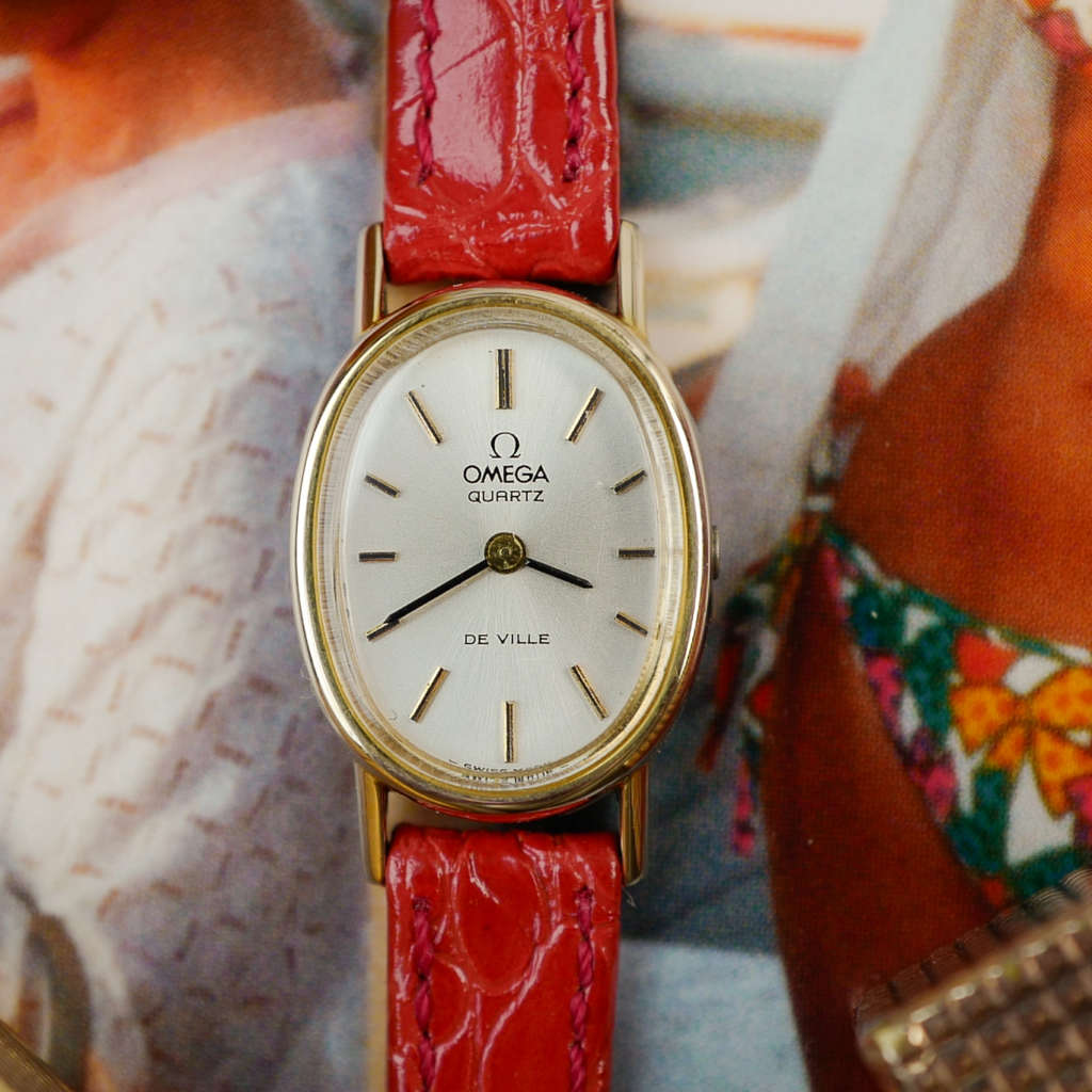 cafe noir les montres vintage omega vintage Ellipse 591.0013 mini montre doree or pour femme rare baignoire ovale deville_3 cafe noir les montres vintage omega vintage Ellipse 591.0013 mini montre doree or pour femme rare baignoire ovale deville